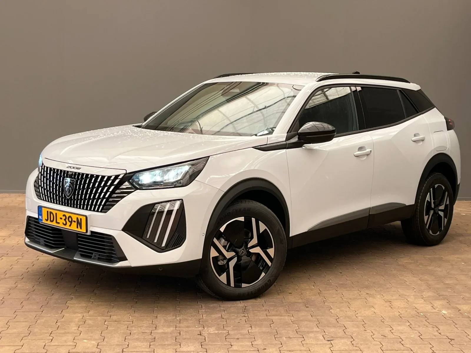 Peugeot 2008 (2025) — foto 1