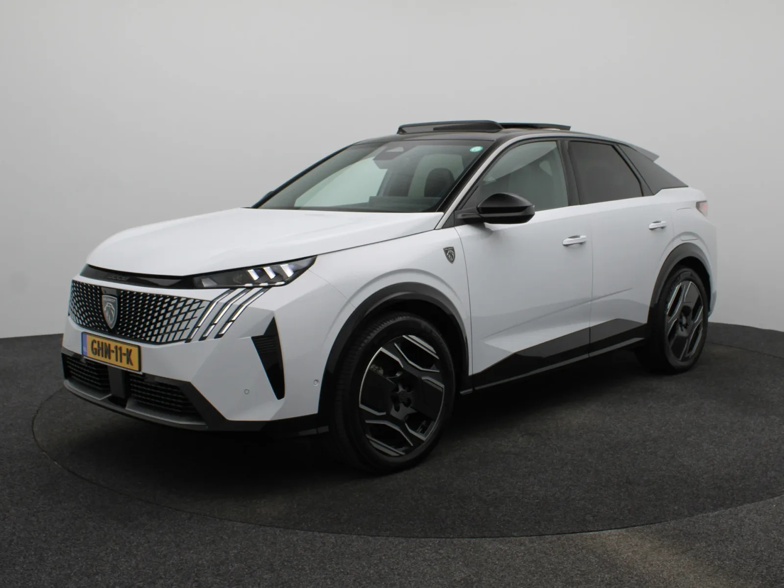 Peugeot e-3008 (2024) — foto 1