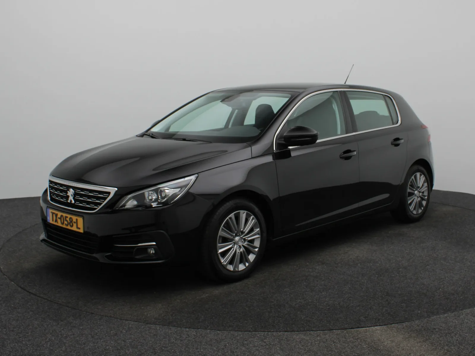 Peugeot 308 (2018) — foto 1