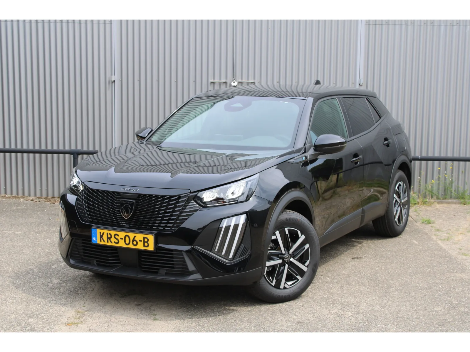 Peugeot e-2008 (2026) — foto 1