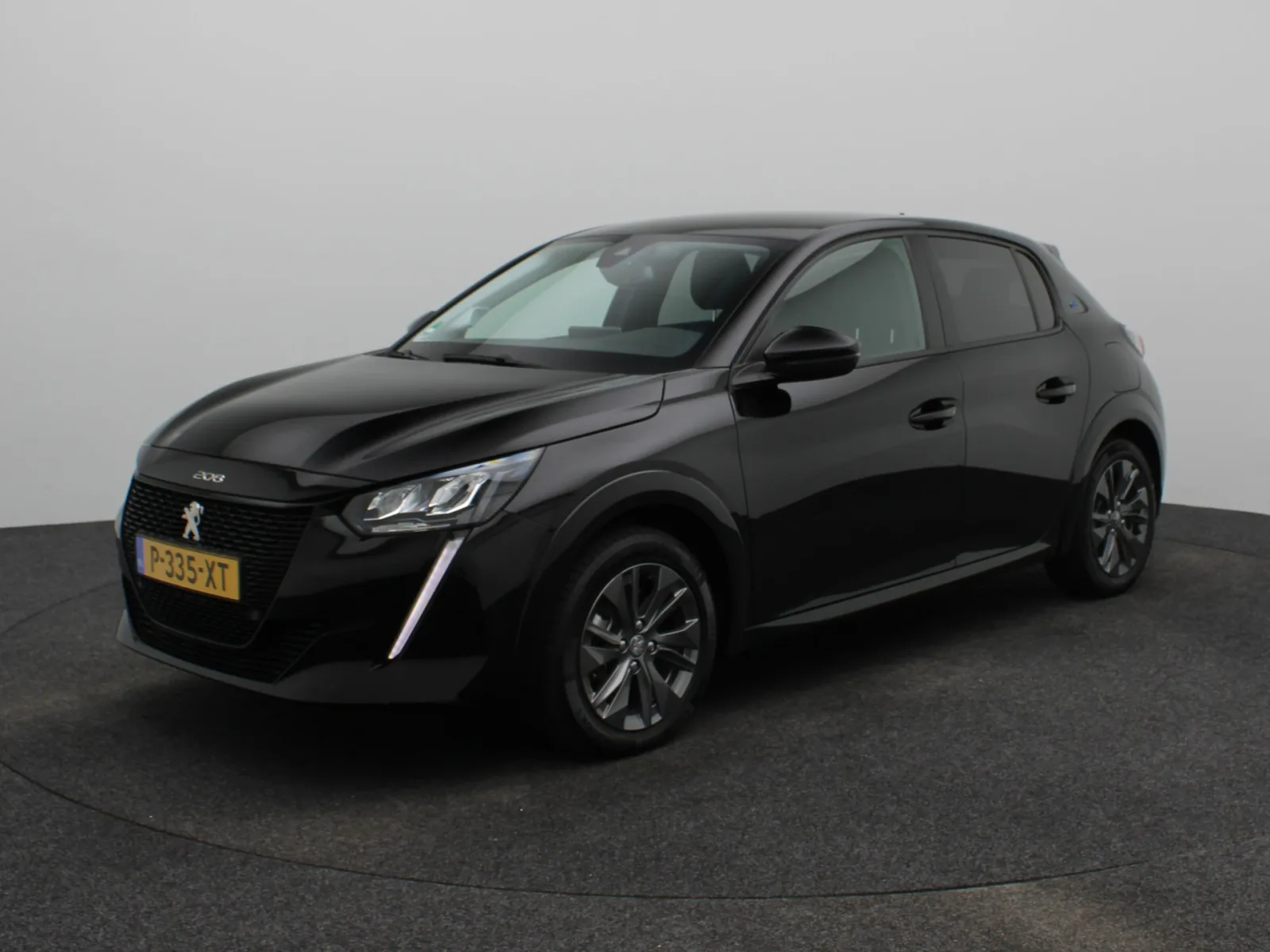 Peugeot e-208 (2022) — foto 1