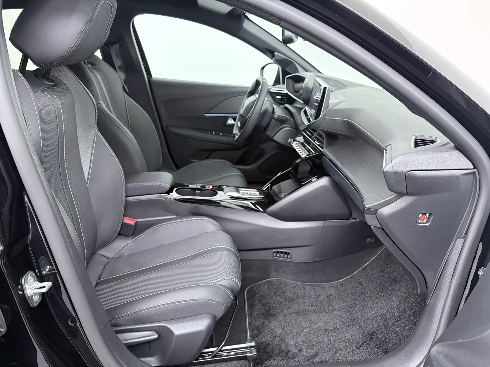 Peugeot 208 (2026) — foto 1