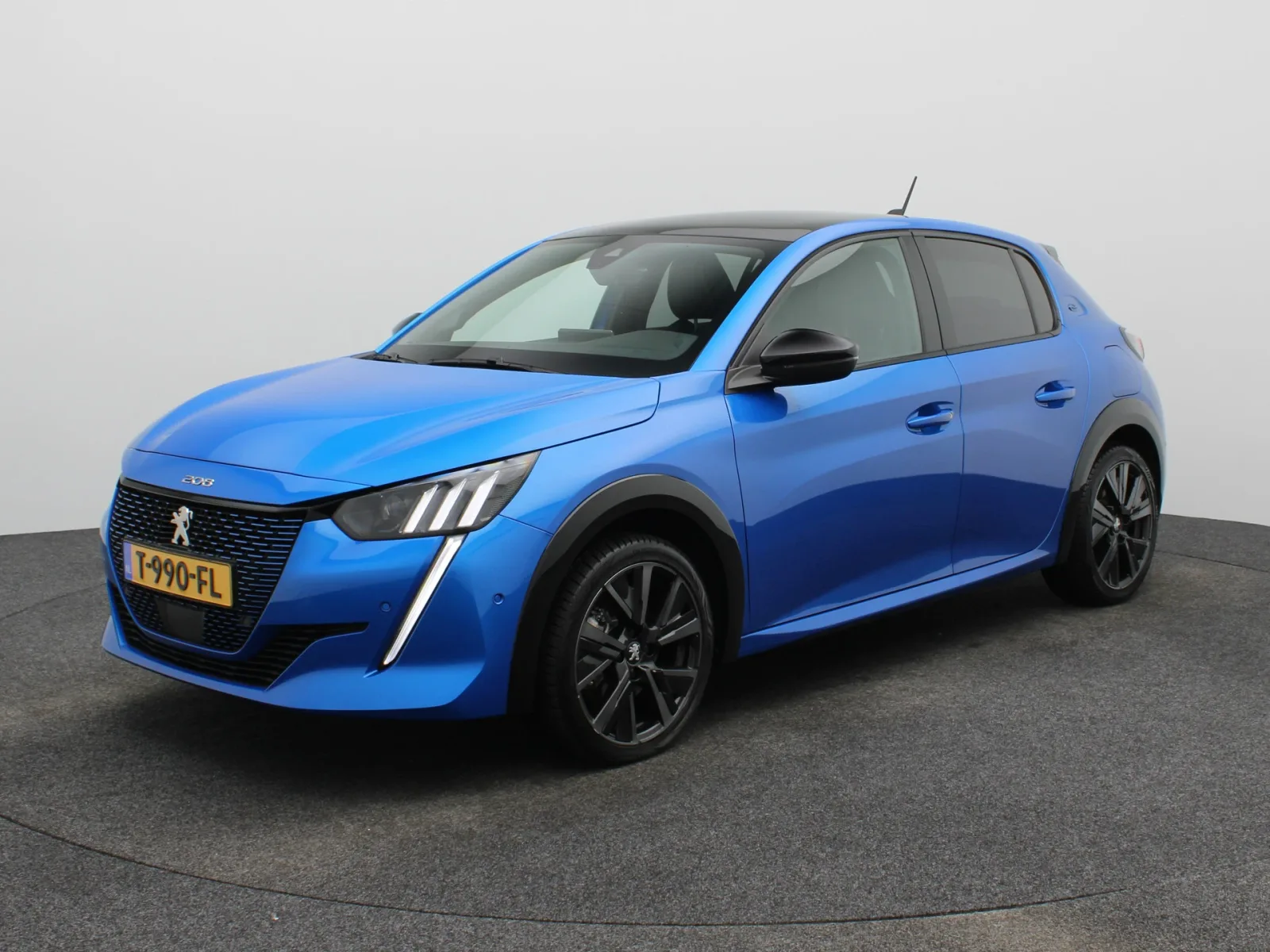 Peugeot e-208 (2023) — foto 1