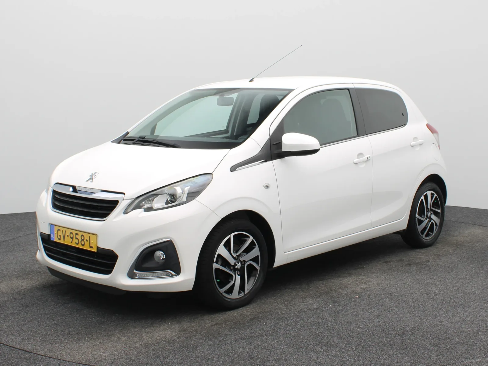 Peugeot 108 (2015) — foto 1