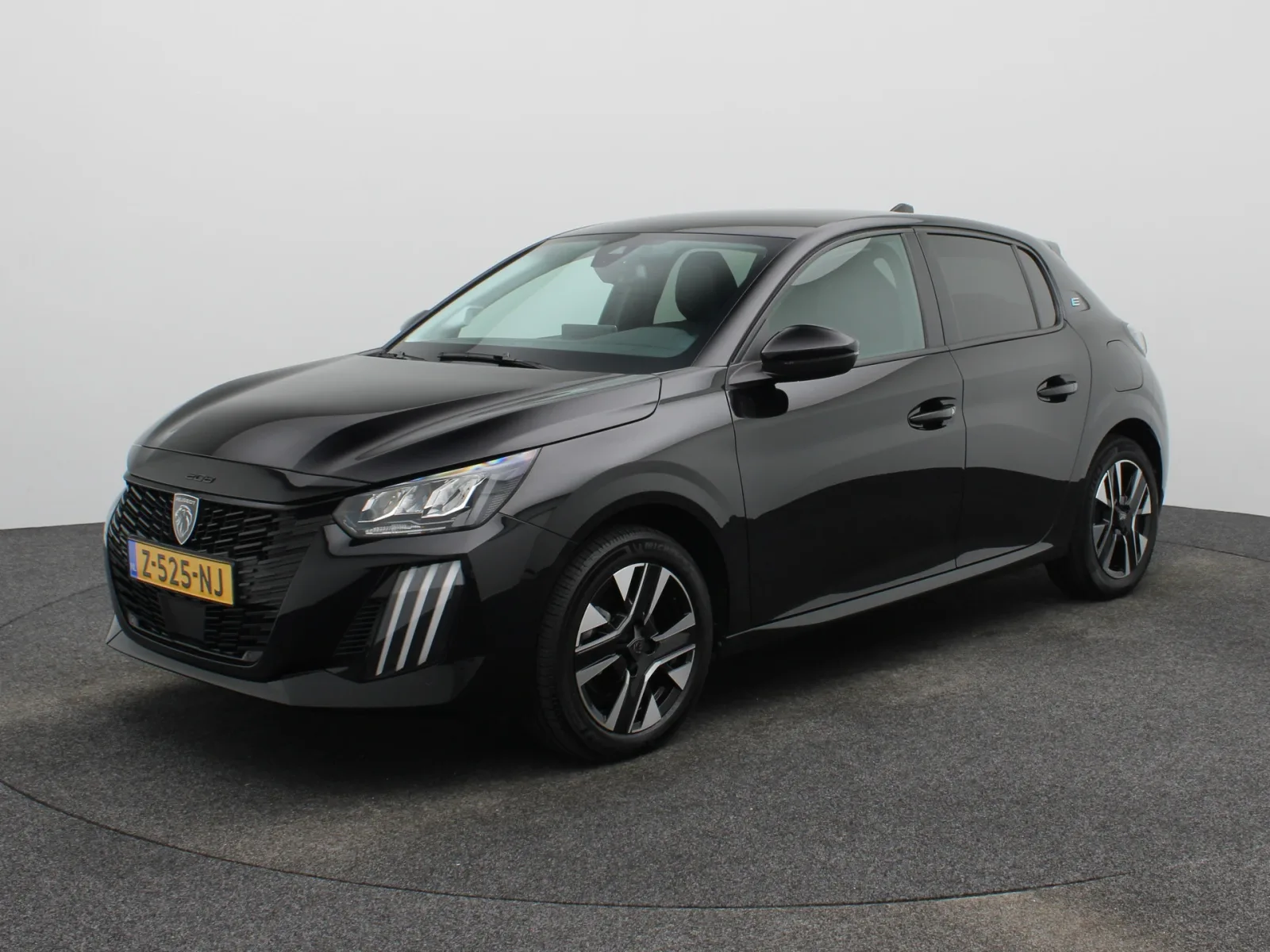 Peugeot e-208 (2024) — foto 1