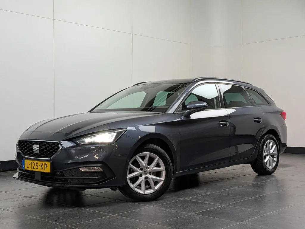 SEAT Leon Sportstourer (2021) — foto 1