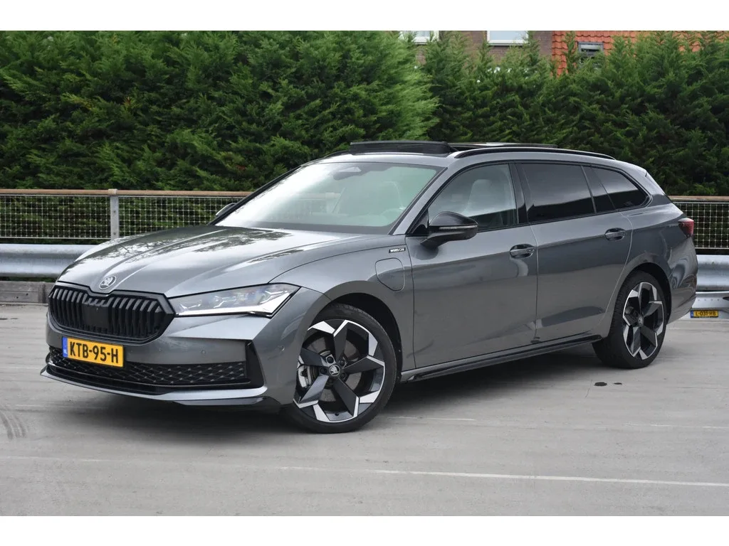 Škoda Superb (2025) — foto 1