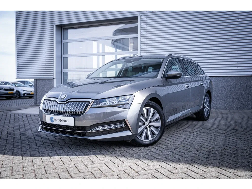 Škoda Superb (2022) — foto 1