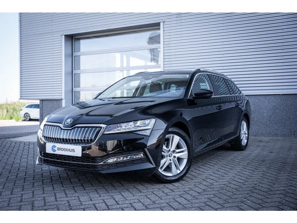 Škoda Superb (2023) — foto 1