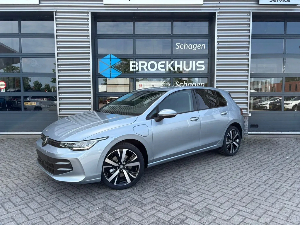 Volkswagen Golf (2026) — foto 1