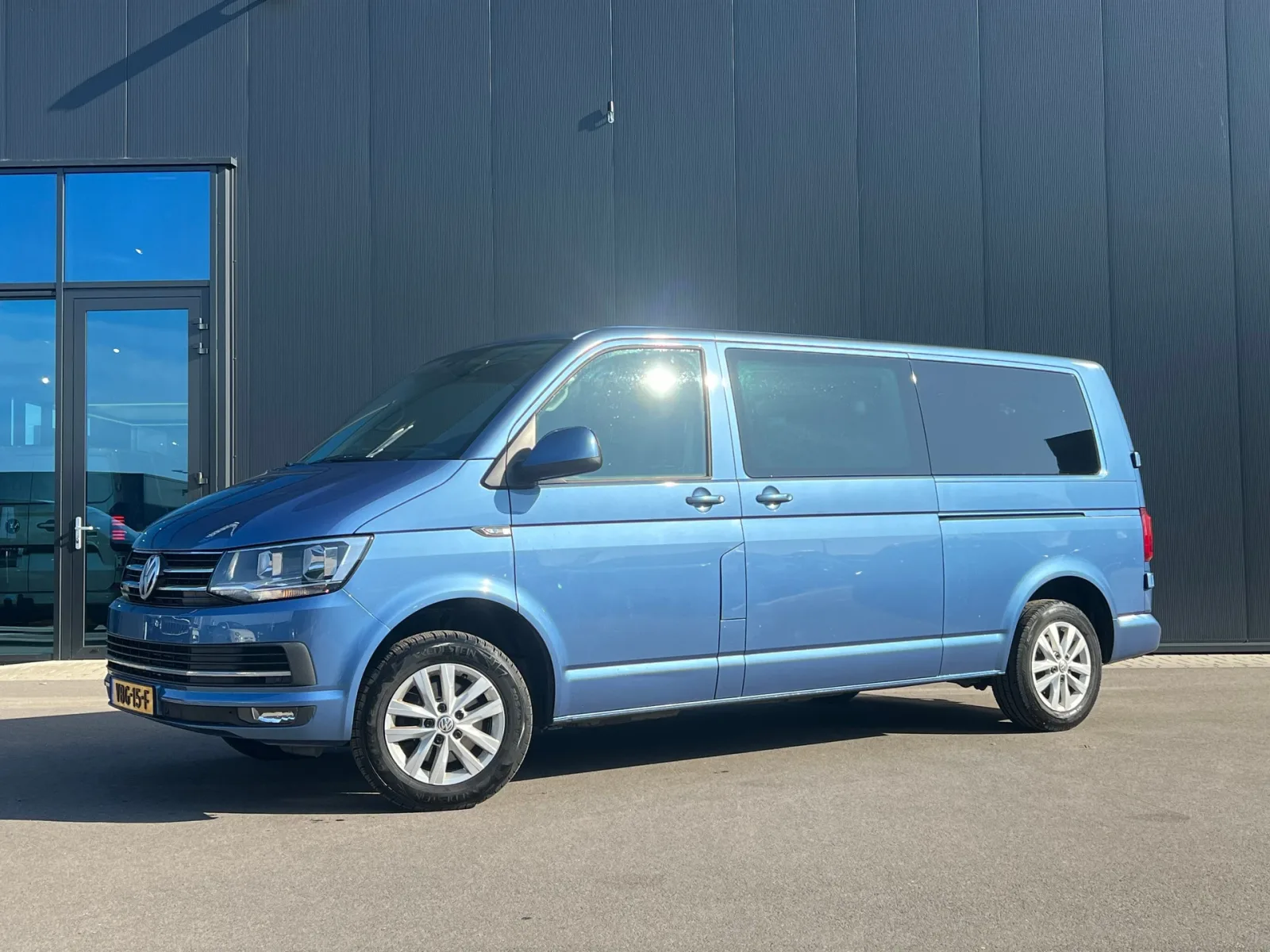Volkswagen Transporter (2020) — foto 1