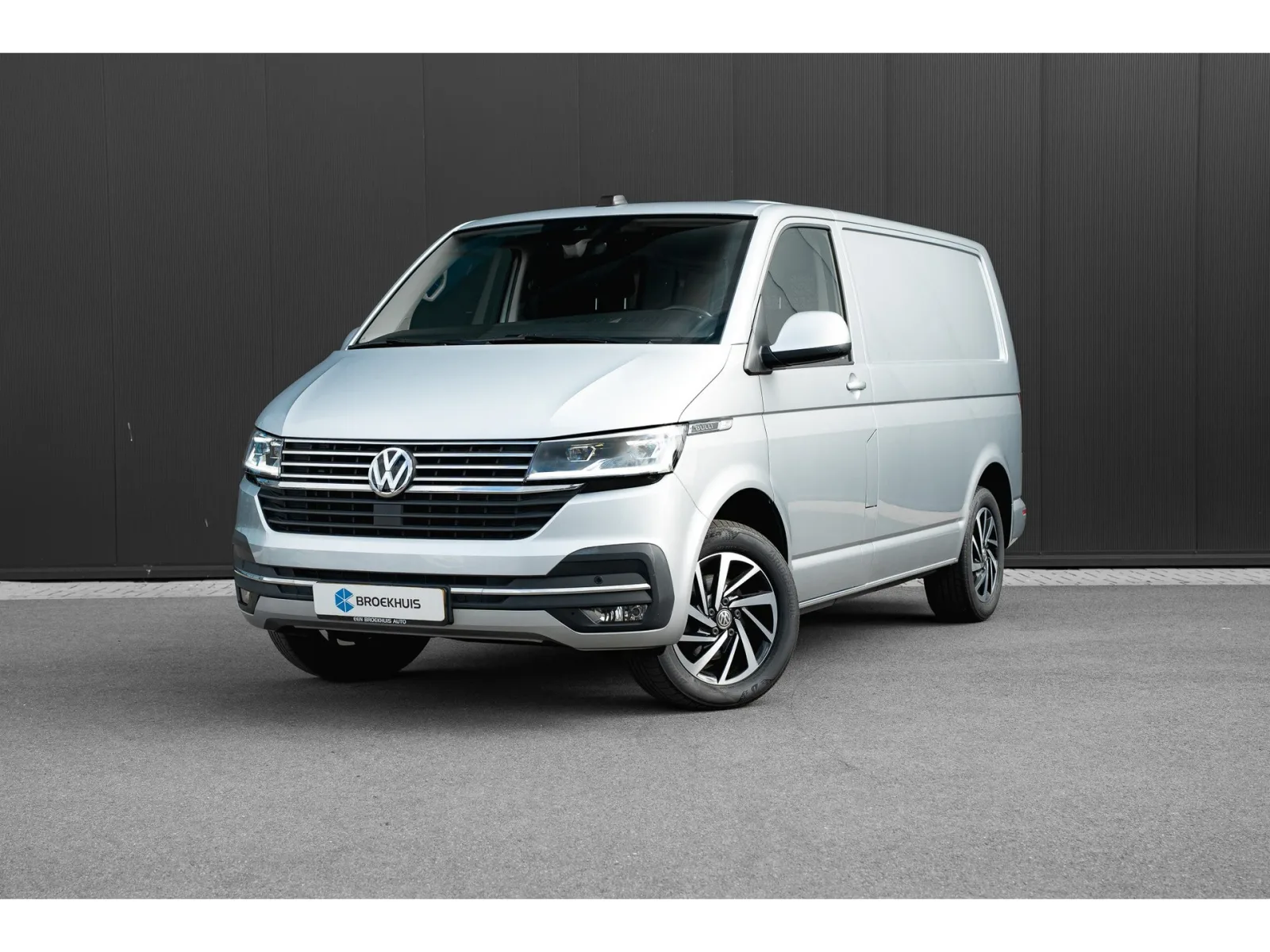 Volkswagen Transporter (2023) — foto 1