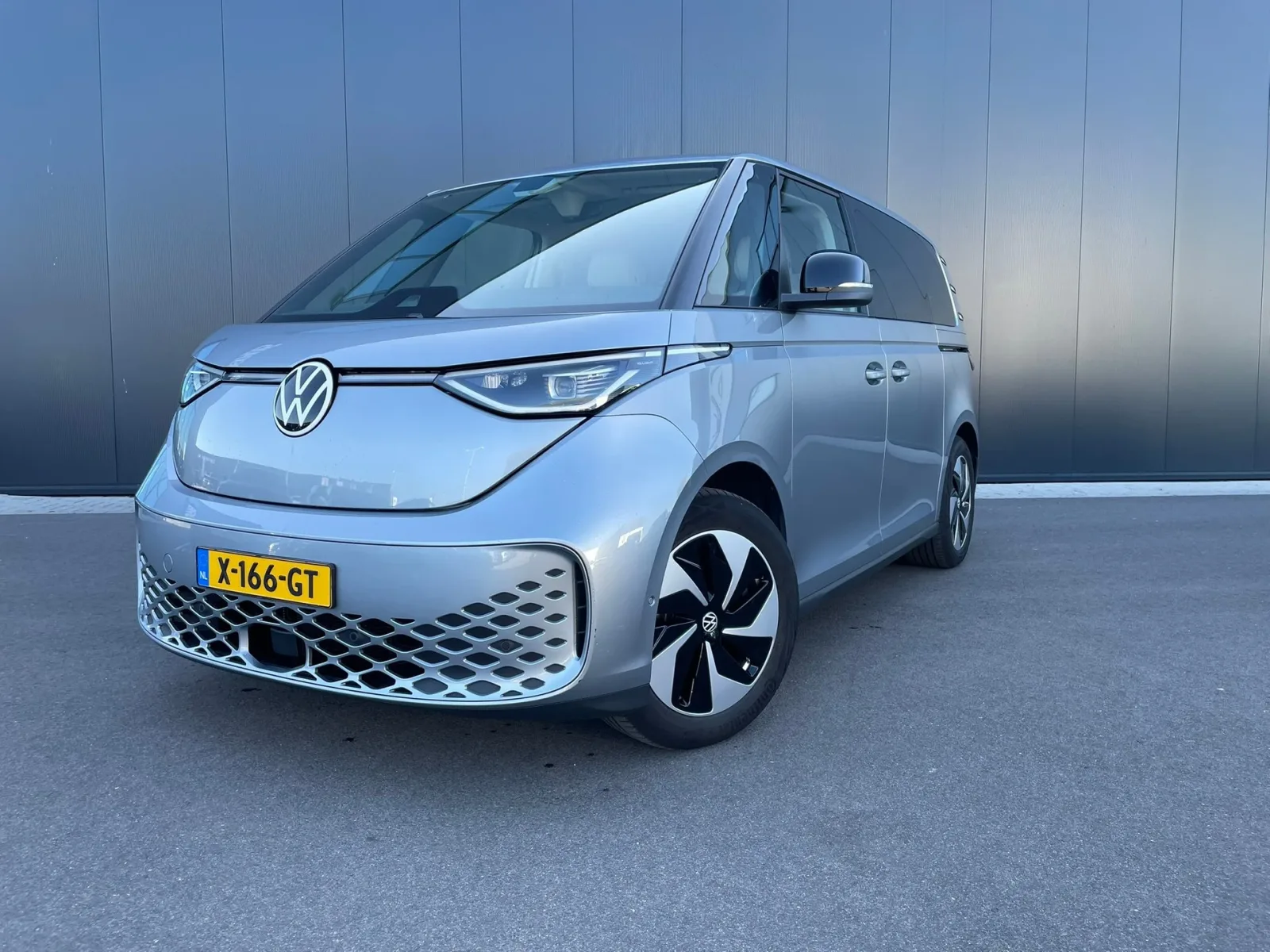 Volkswagen ID. Buzz (2022) — foto 1