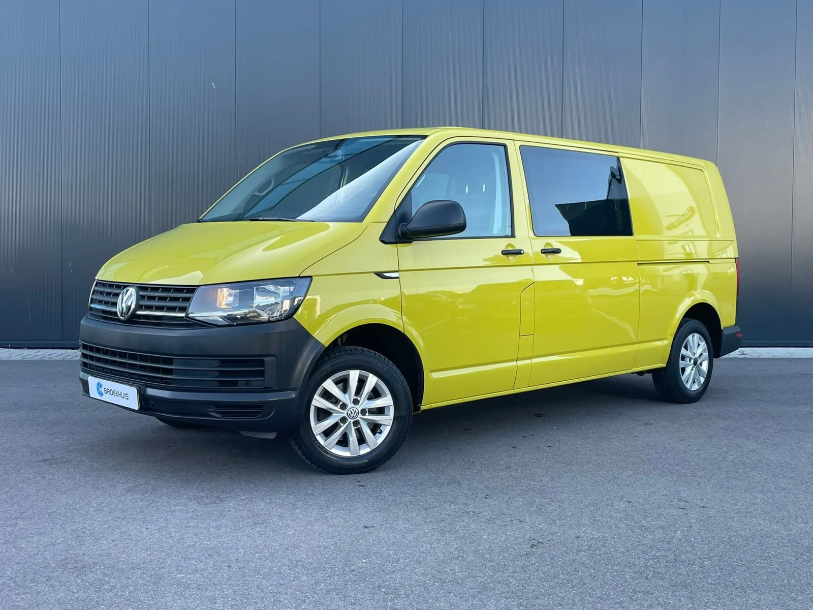 Volkswagen Transporter (2017) — foto 1