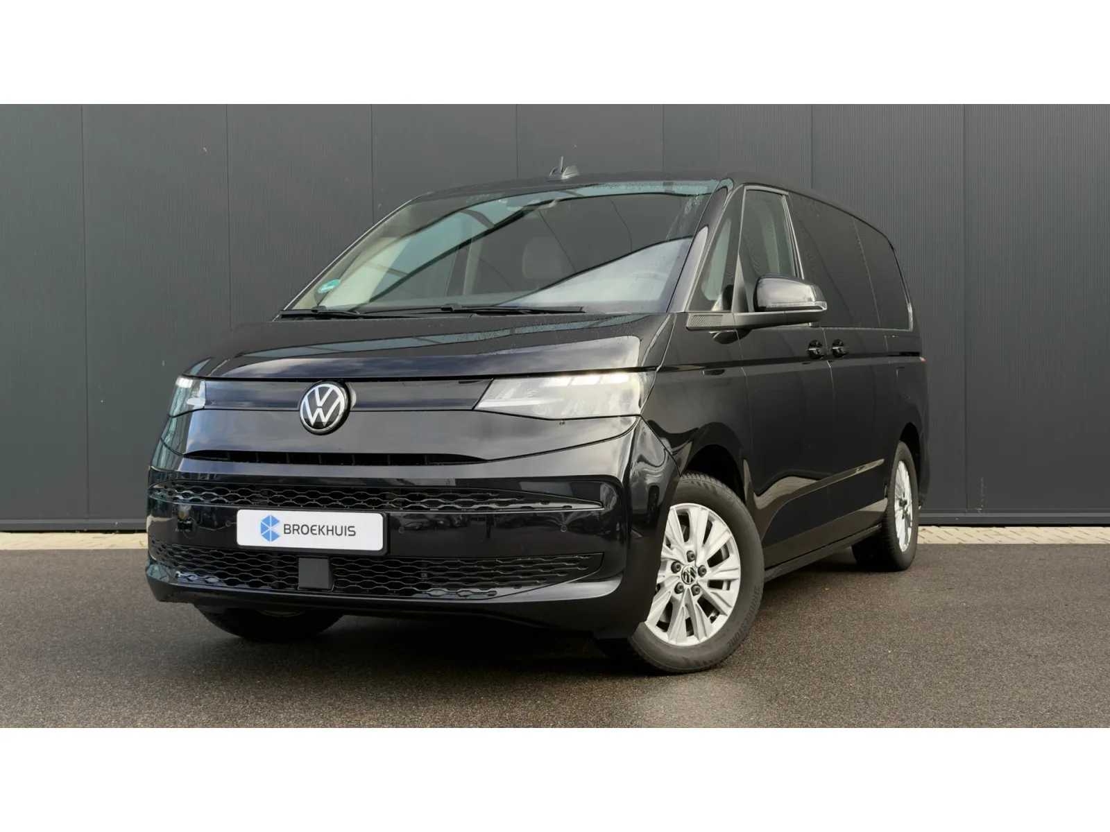 Volkswagen Multivan (2025) — foto 1