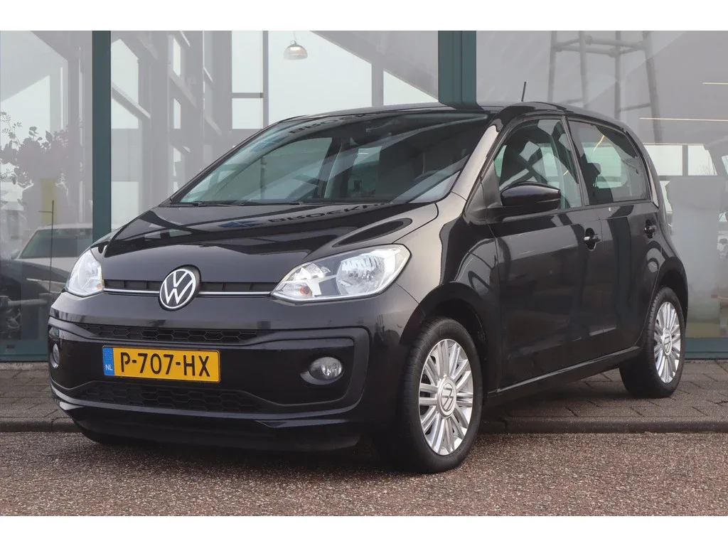 Volkswagen Up! (2022) — foto 1