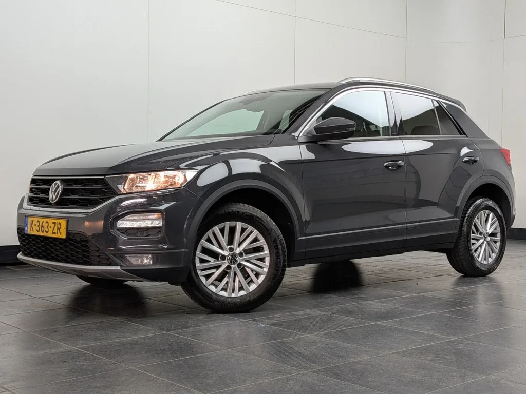 Volkswagen T-Roc (2021) — foto 1
