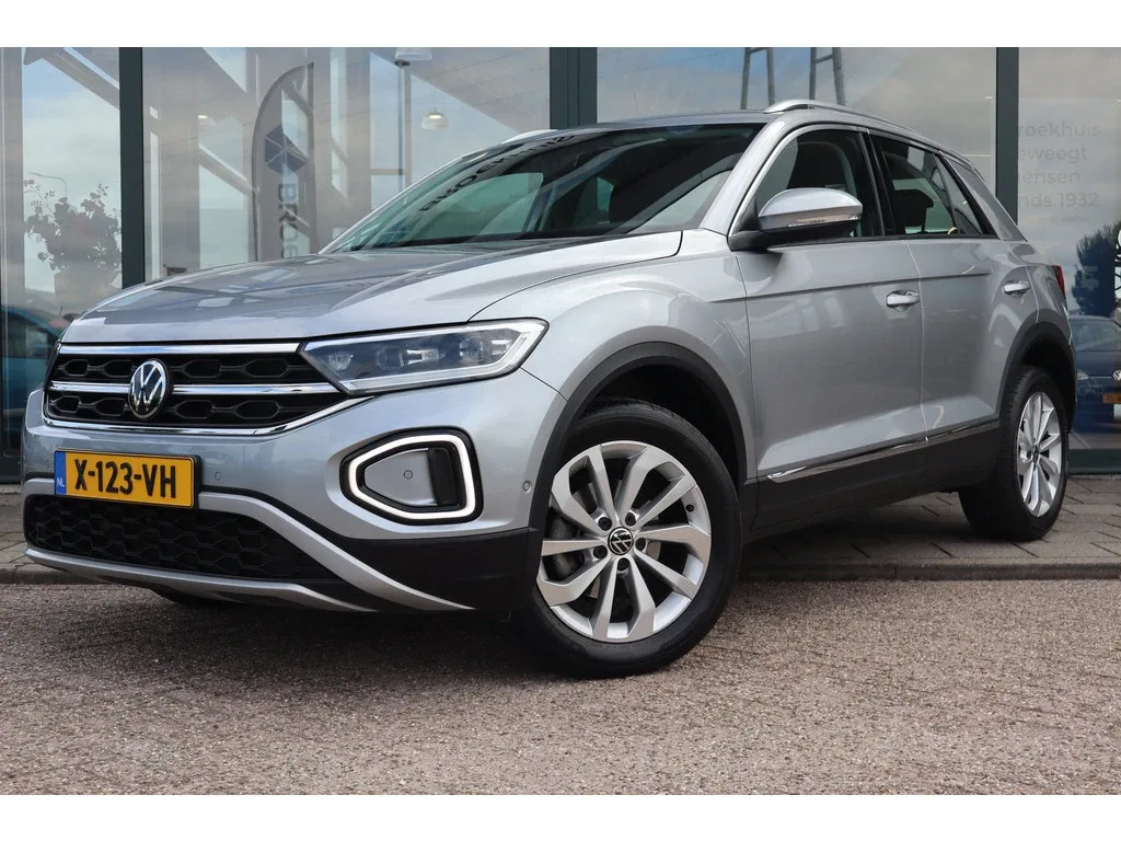 Volkswagen T-Roc (2023) — foto 1