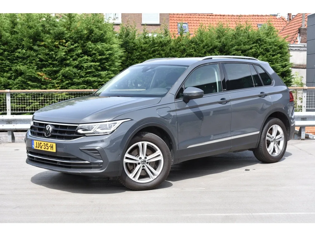 Volkswagen Tiguan (2022) — foto 1