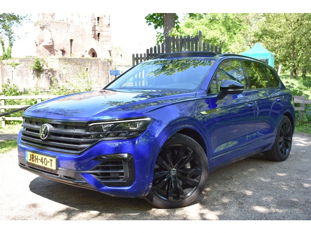 Volkswagen Touareg (2023) — foto 1