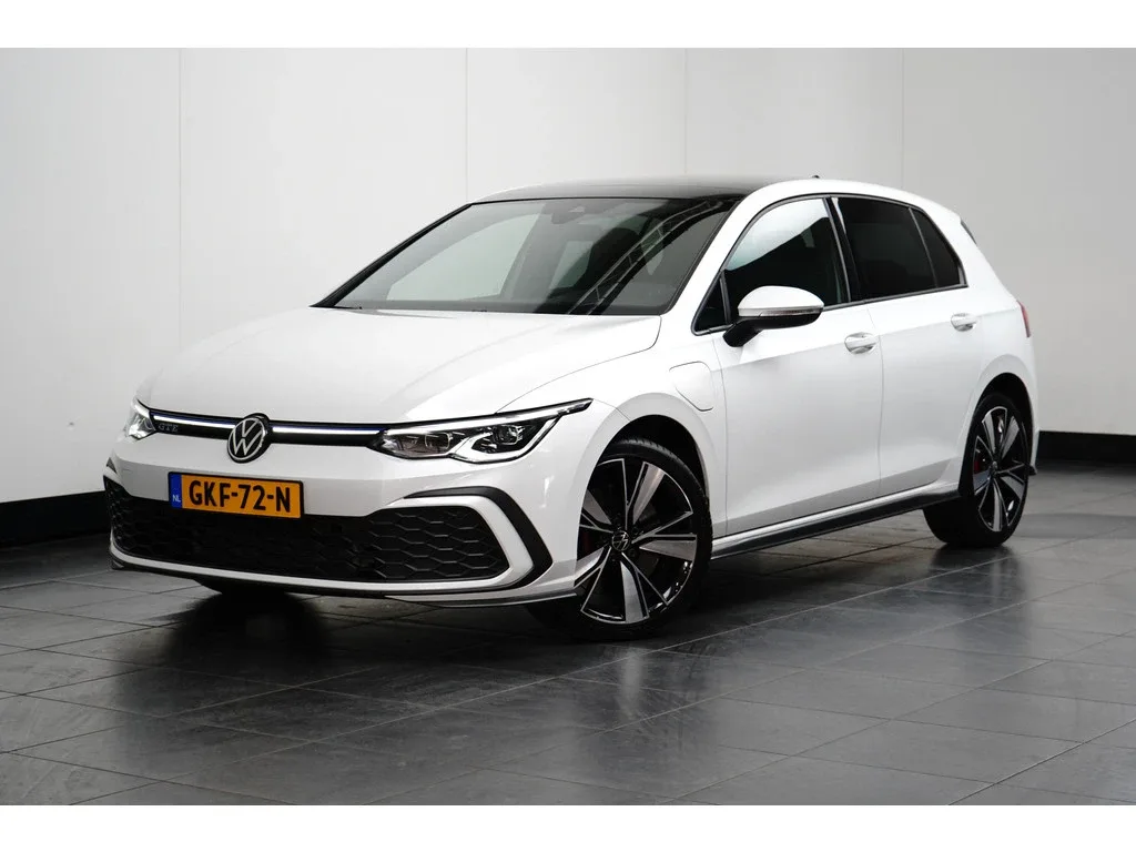 Volkswagen Golf (2020) — foto 1