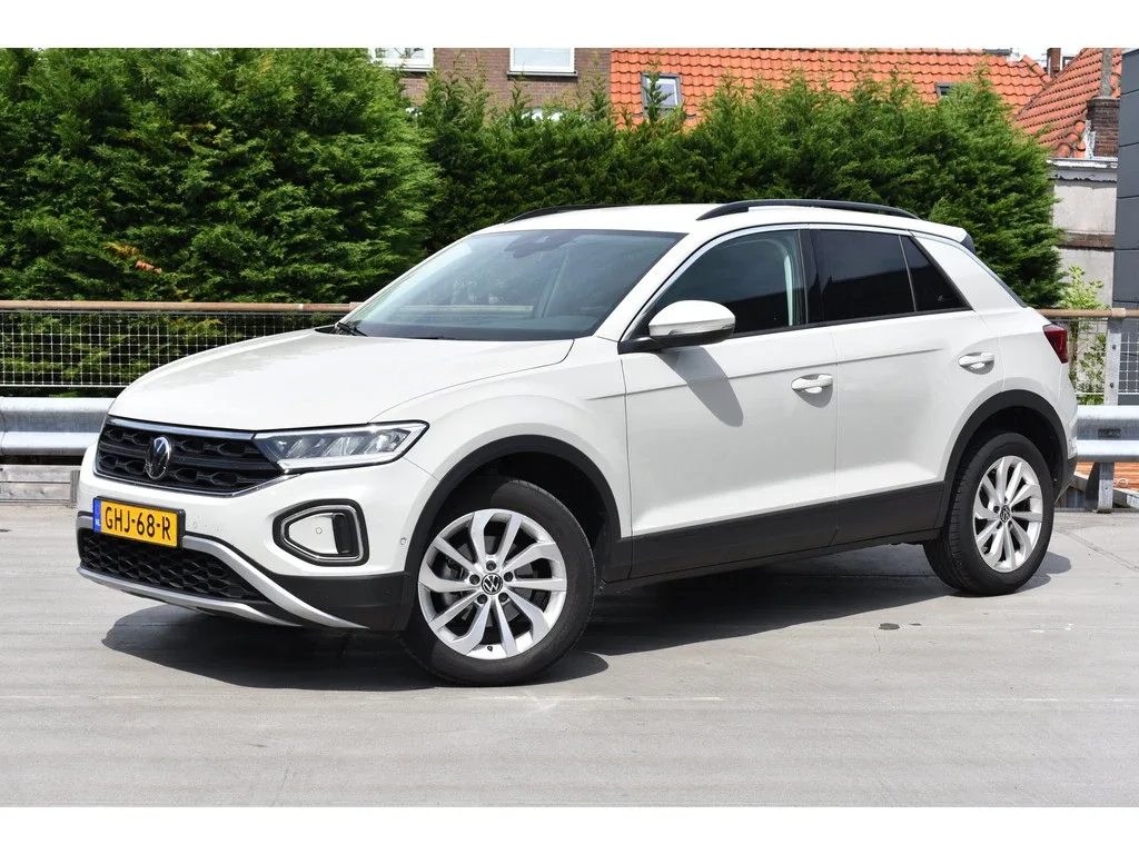 Volkswagen T-Roc (2024) — foto 1