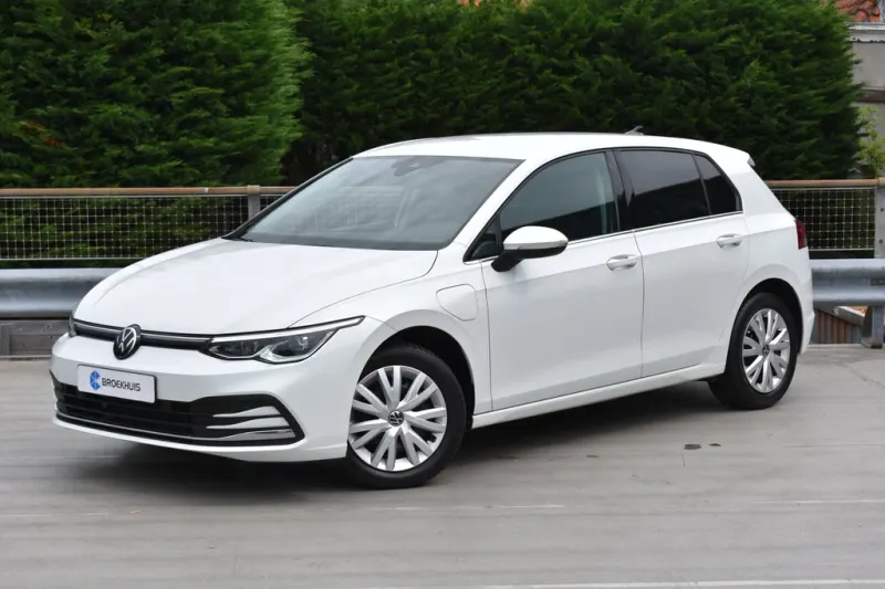 Volkswagen Golf (2022)