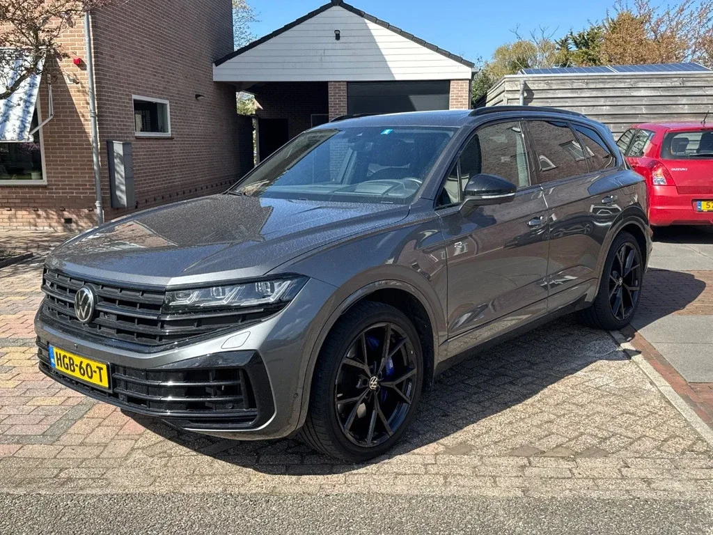 Volkswagen Touareg (2024) — foto 1