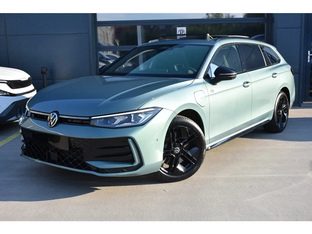 Volkswagen Passat (2025) — foto 1