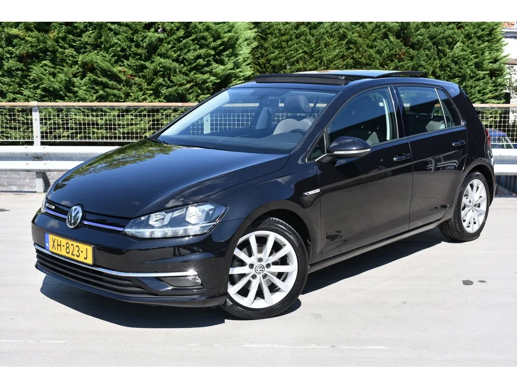 Volkswagen Golf (2019) — foto 1