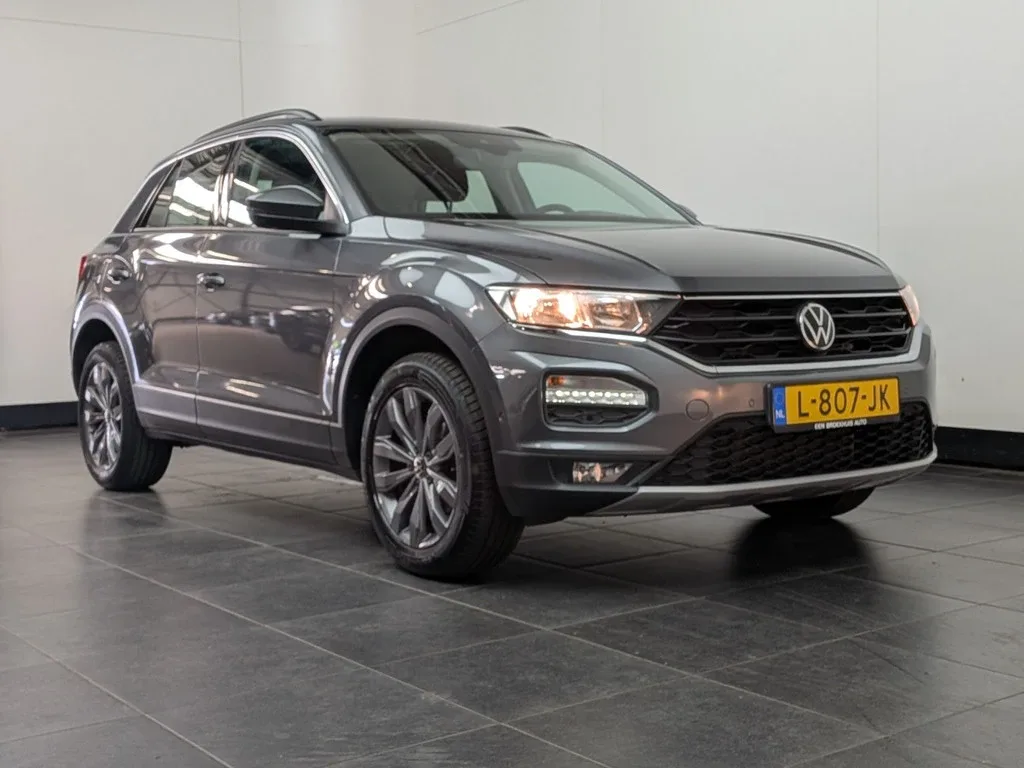 Volkswagen T-Roc (2021) — foto 1