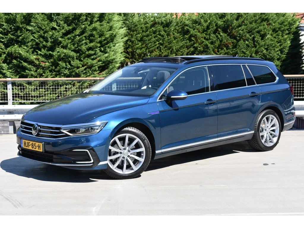 Volkswagen Passat (2021) — foto 1