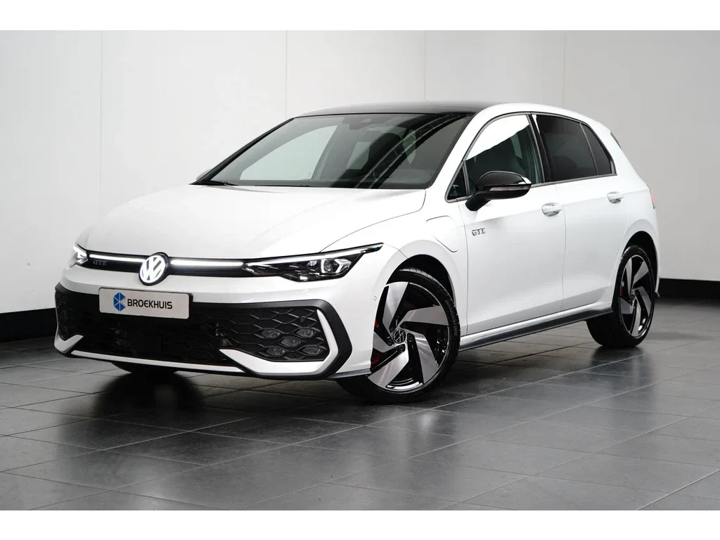 Volkswagen Golf (2025) — foto 1
