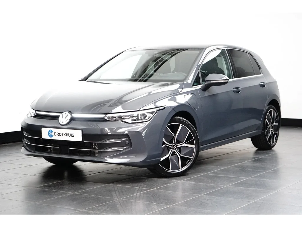 Volkswagen Golf (2025) — foto 1