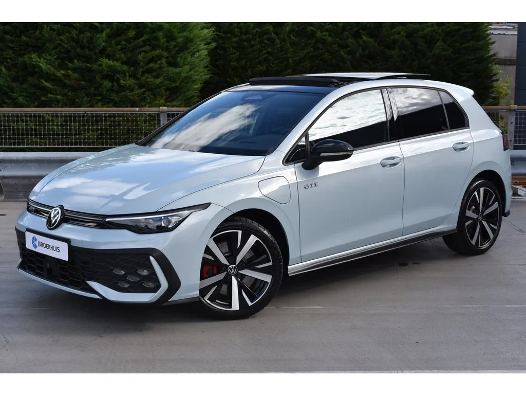 Volkswagen Golf (2025) — foto 1