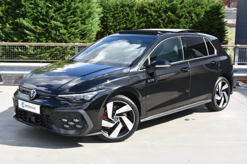 Volkswagen Golf (2025)