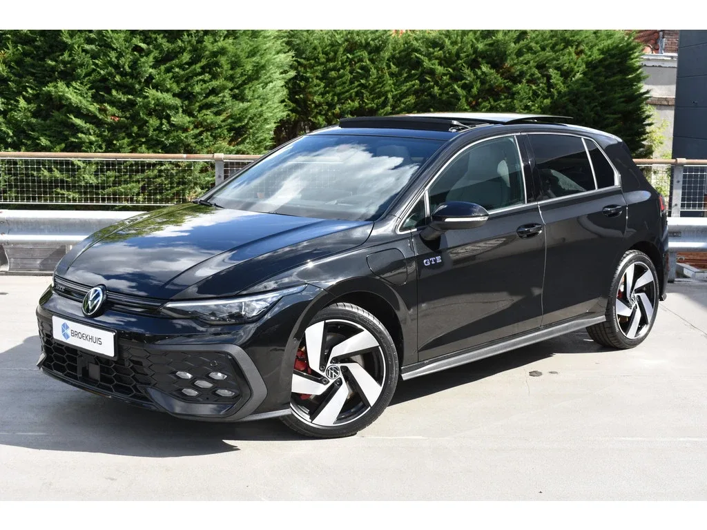 Volkswagen Golf (2025) — foto 1