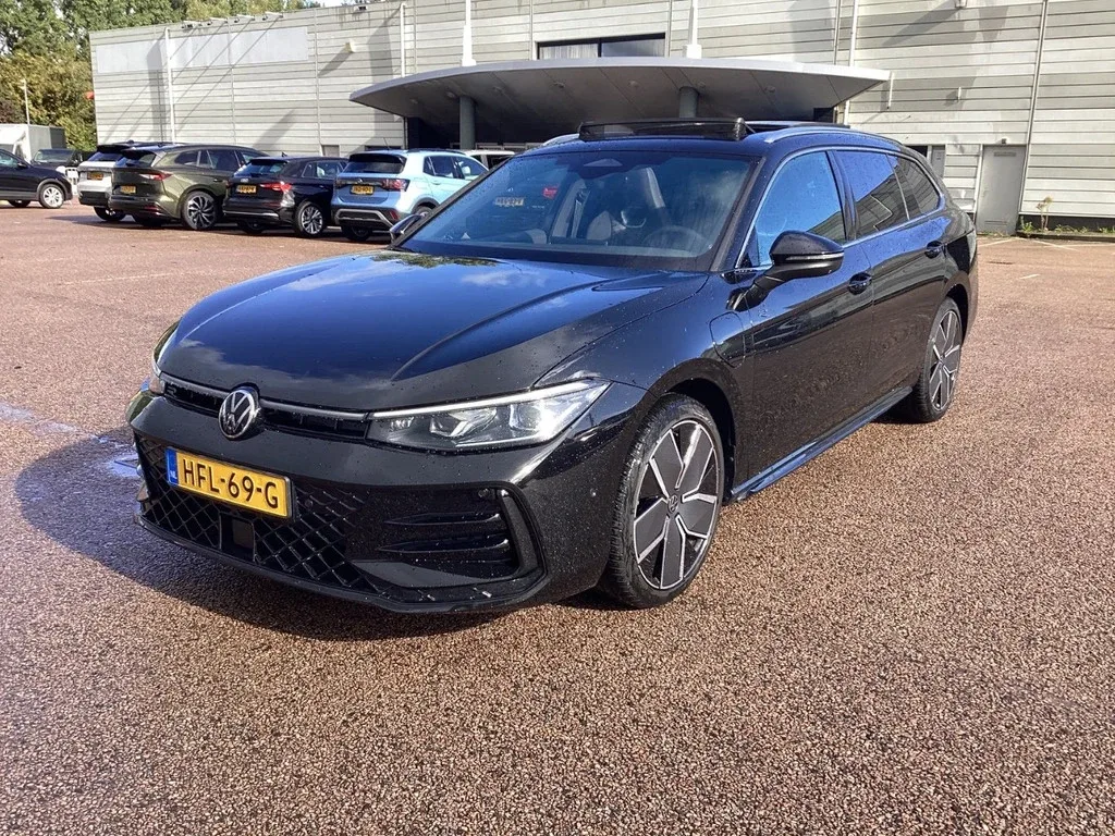 Volkswagen Passat (2025) — foto 1