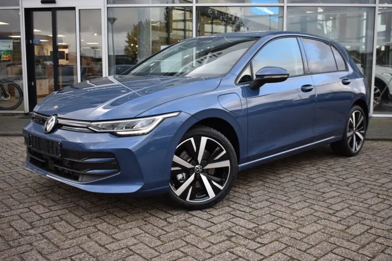 Volkswagen Golf (2025)