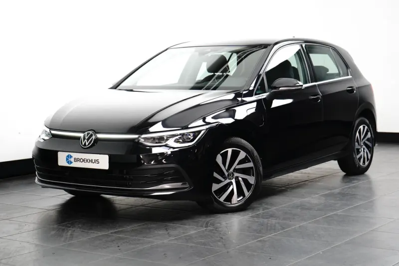 Volkswagen Golf (2023)
