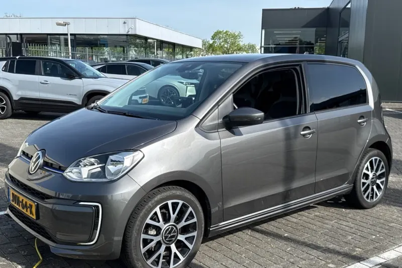Volkswagen E-up! (2022)