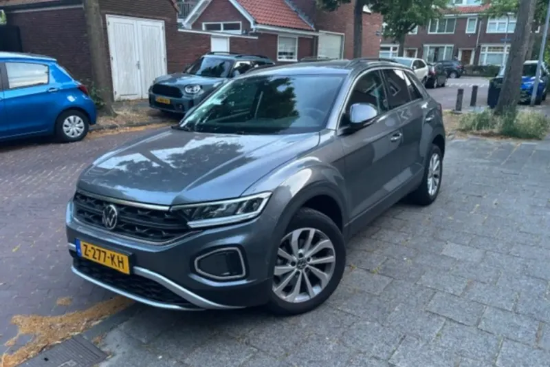 Volkswagen T-Roc (2024)