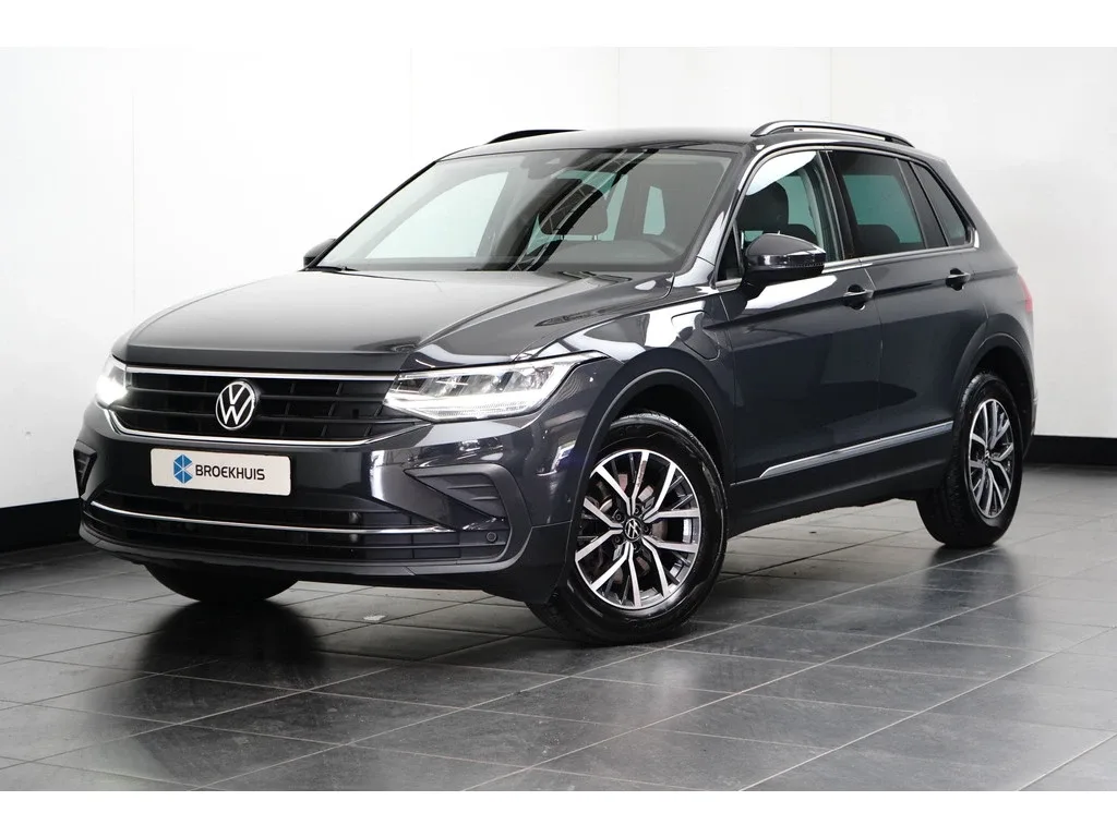 Volkswagen Tiguan (2022) — foto 1