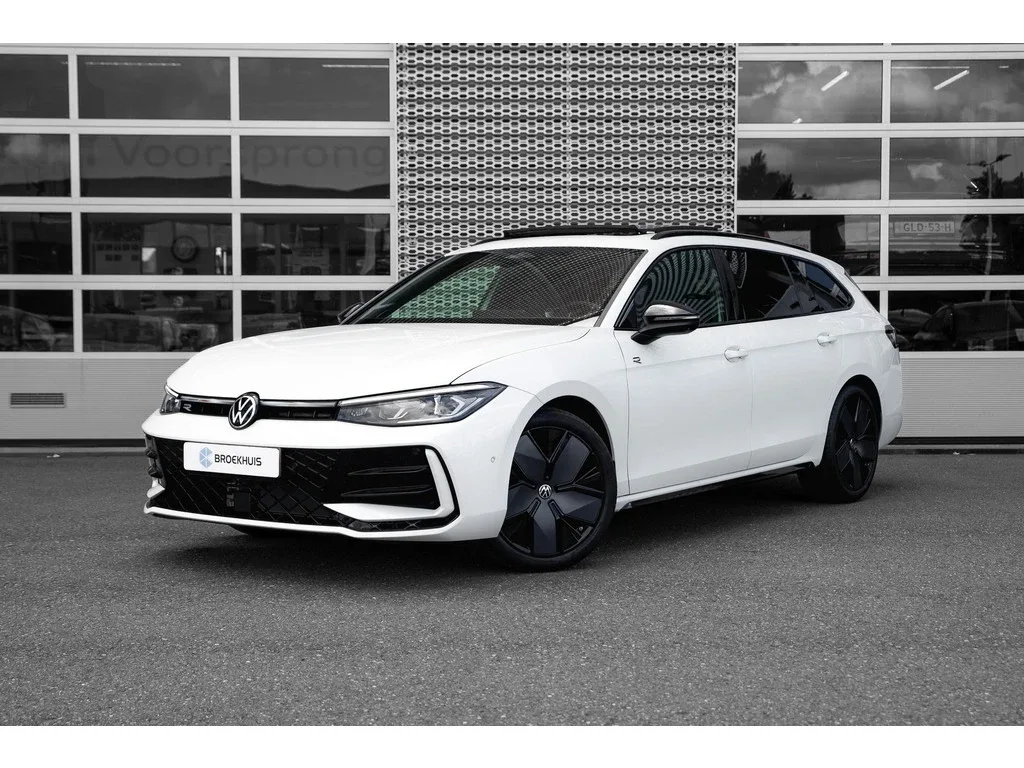 Volkswagen Passat (2025) — foto 1