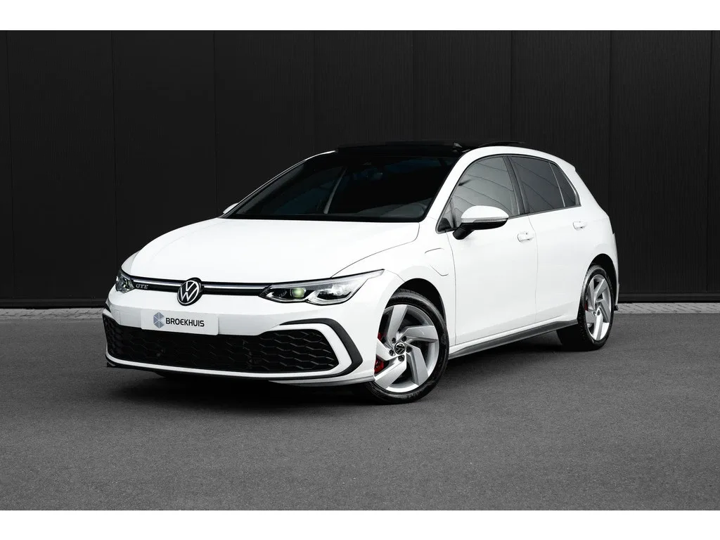 Volkswagen Golf (2022) — foto 1