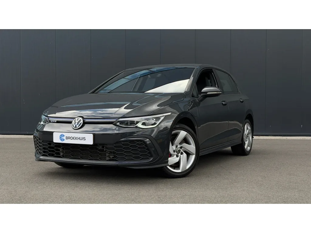 Volkswagen Golf (2022) — foto 1