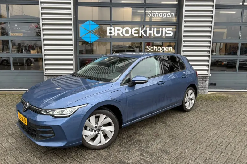 Volkswagen Golf (2025)