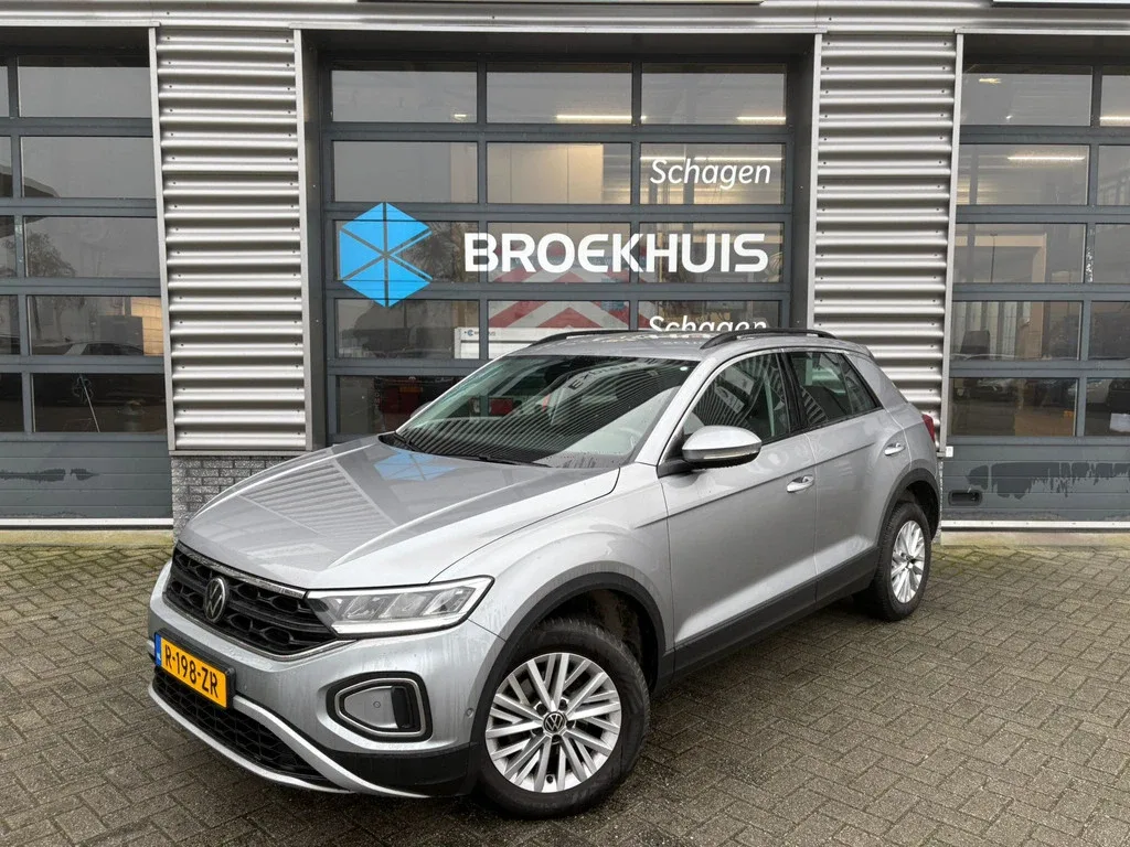 Volkswagen T-Roc (2023) — foto 1