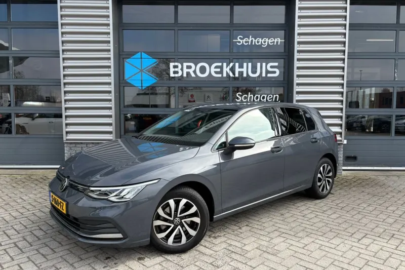 Volkswagen Golf (2022)