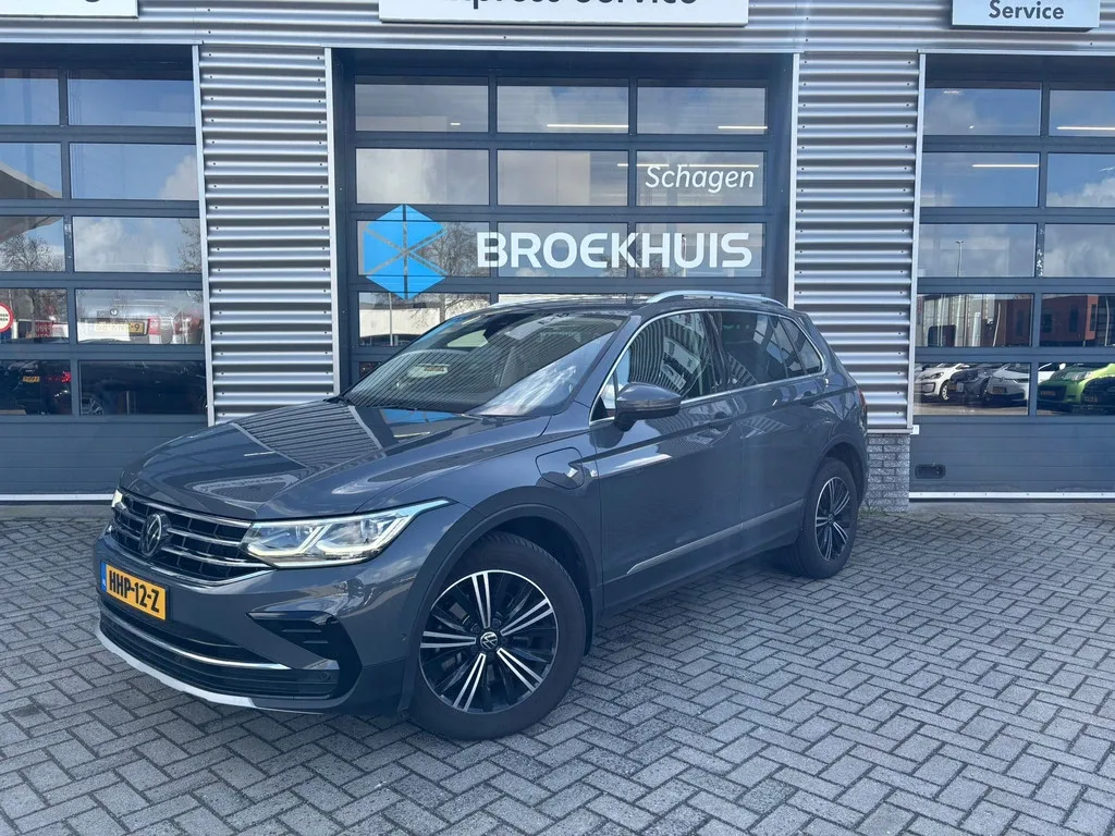 Volkswagen Tiguan (2022) — foto 1